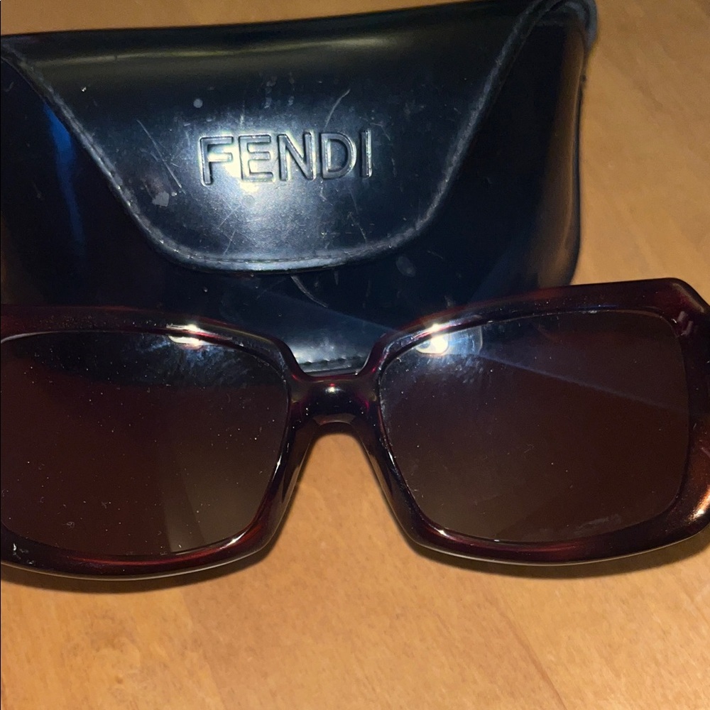 Fendi Black Sunglasses with Case NWOT - Picture 9 of 9